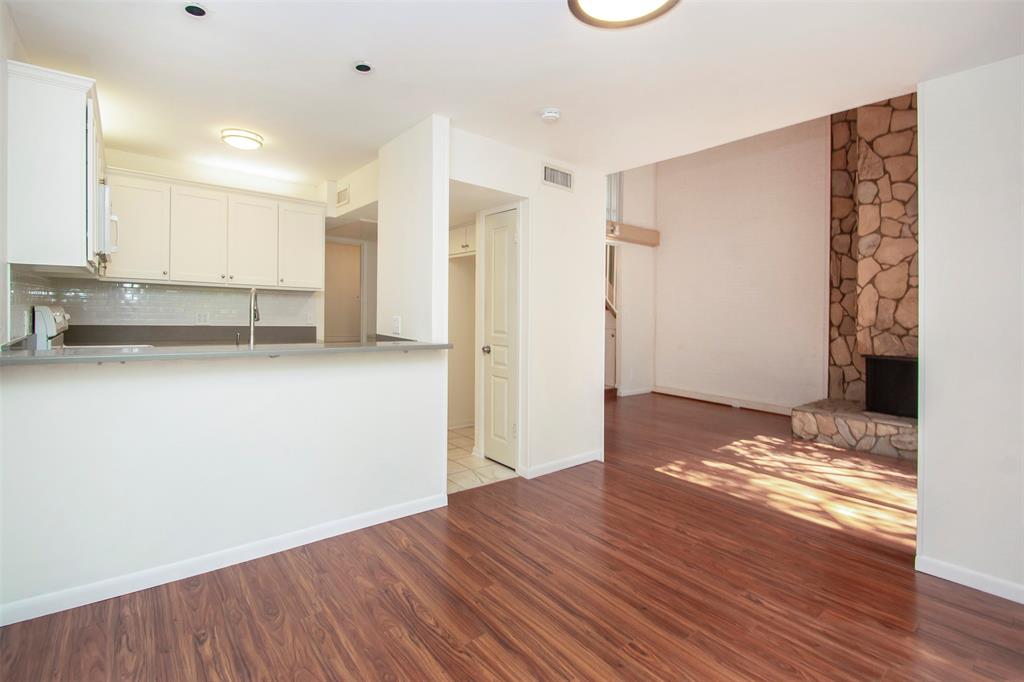 Country Place Twnhs 01 - Residential Lease