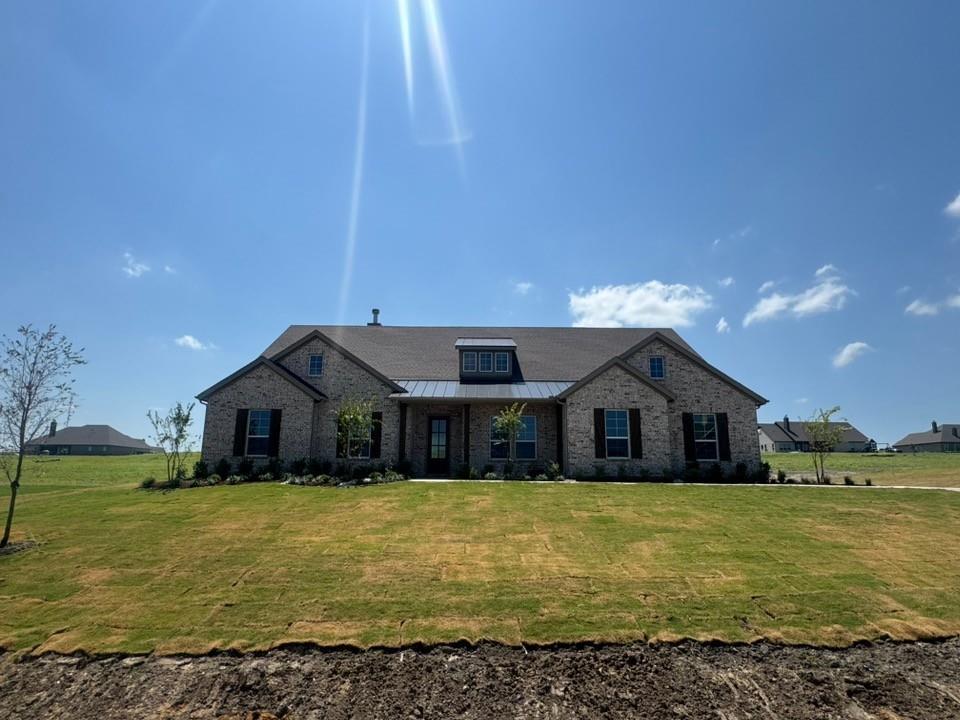 Estimated June 2026 completion! Ask us about our Trade In Trade Up program, we can buy your home! The Cedar Sage floor plan is a modern farmhouse-style single-story home designed with an openconcept layout that feels bright, spacious, and inviting. A generous game room adds flexibility for entertaining or relaxing, while the kitchen and main living areas flow seamlessly together for everyday living. Situated on a one-acre homesite, this home offers the rare combination of wide-open space and privacy, with ample separation between neighbors, all within a beautiful community that still
maintains a warm, connected neighborhood feel.