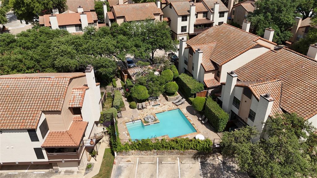 Preston Oaks Crossing Condos 01 & 02 - Residential