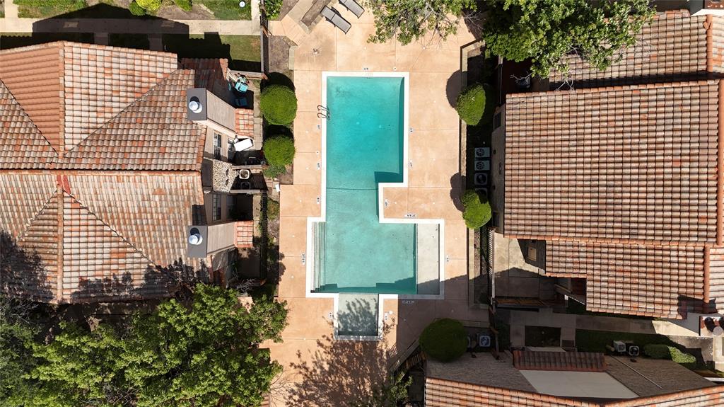 Preston Oaks Crossing Condos 01 & 02 - Residential
