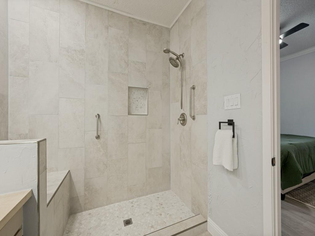 Chasewood Oaks Condo - Residential