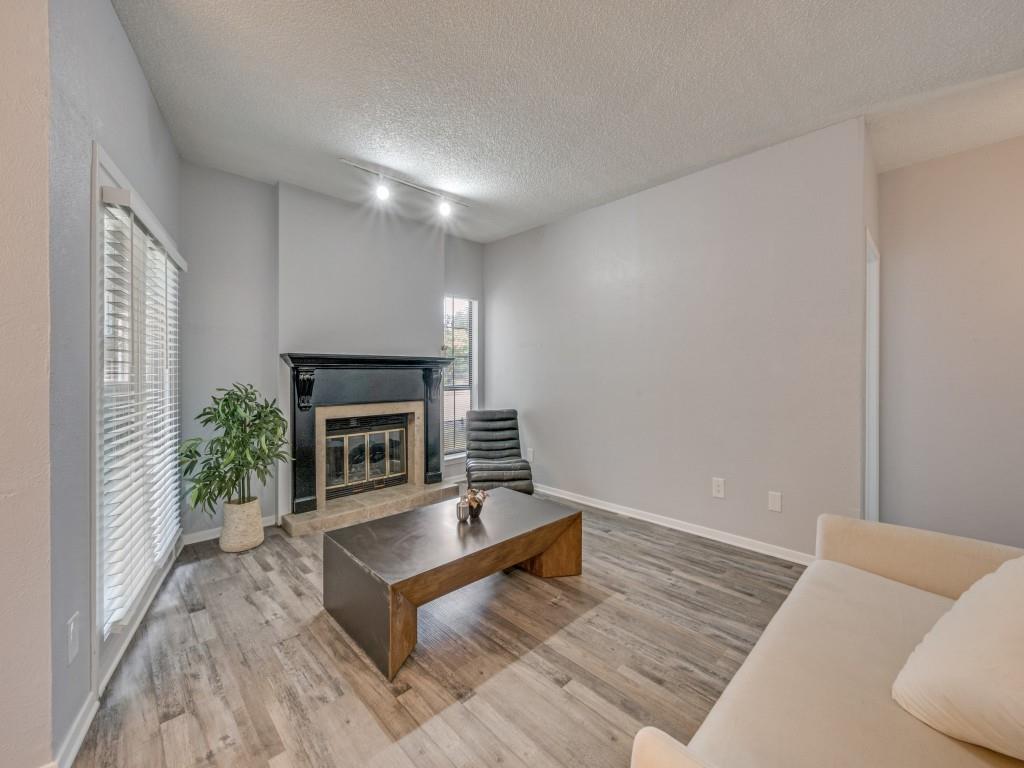 Chasewood Oaks Condo - Residential