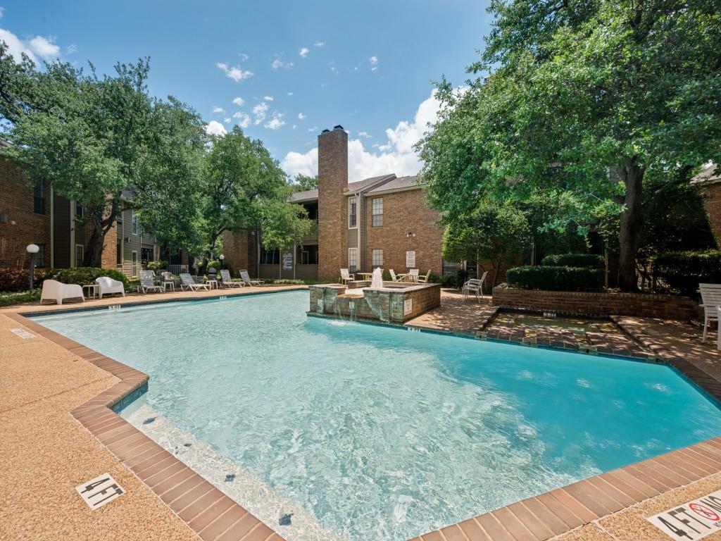 Chasewood Oaks Condo - Residential
