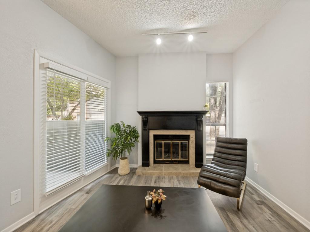 Chasewood Oaks Condo - Residential