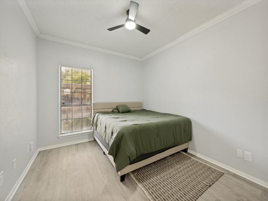 Chasewood Oaks Condo - Residential