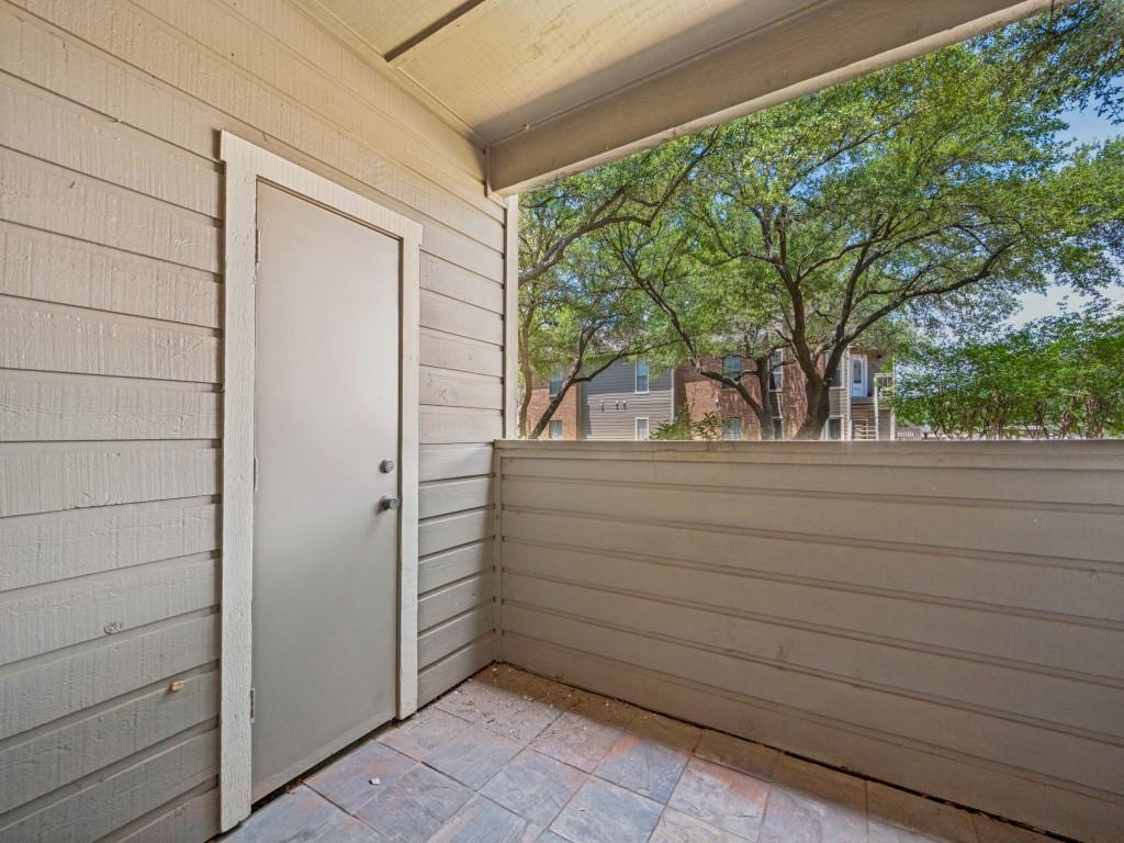 Chasewood Oaks Condo - Residential