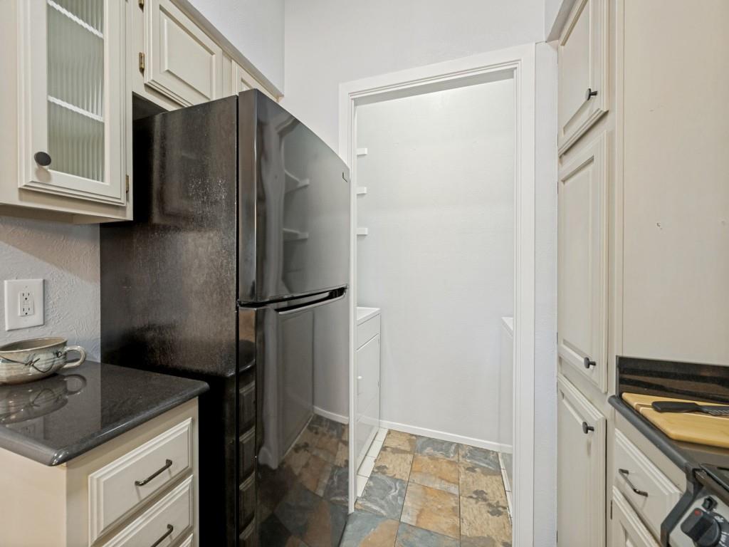 Chasewood Oaks Condo - Residential