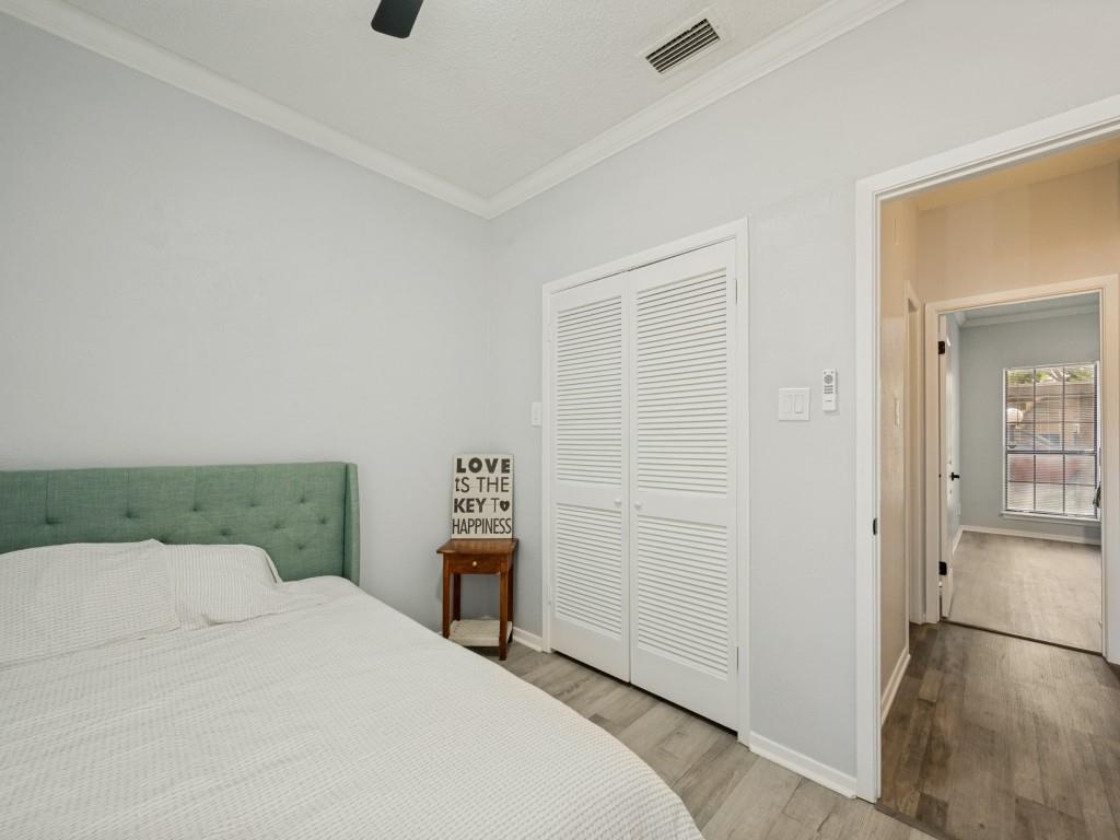 Chasewood Oaks Condo - Residential