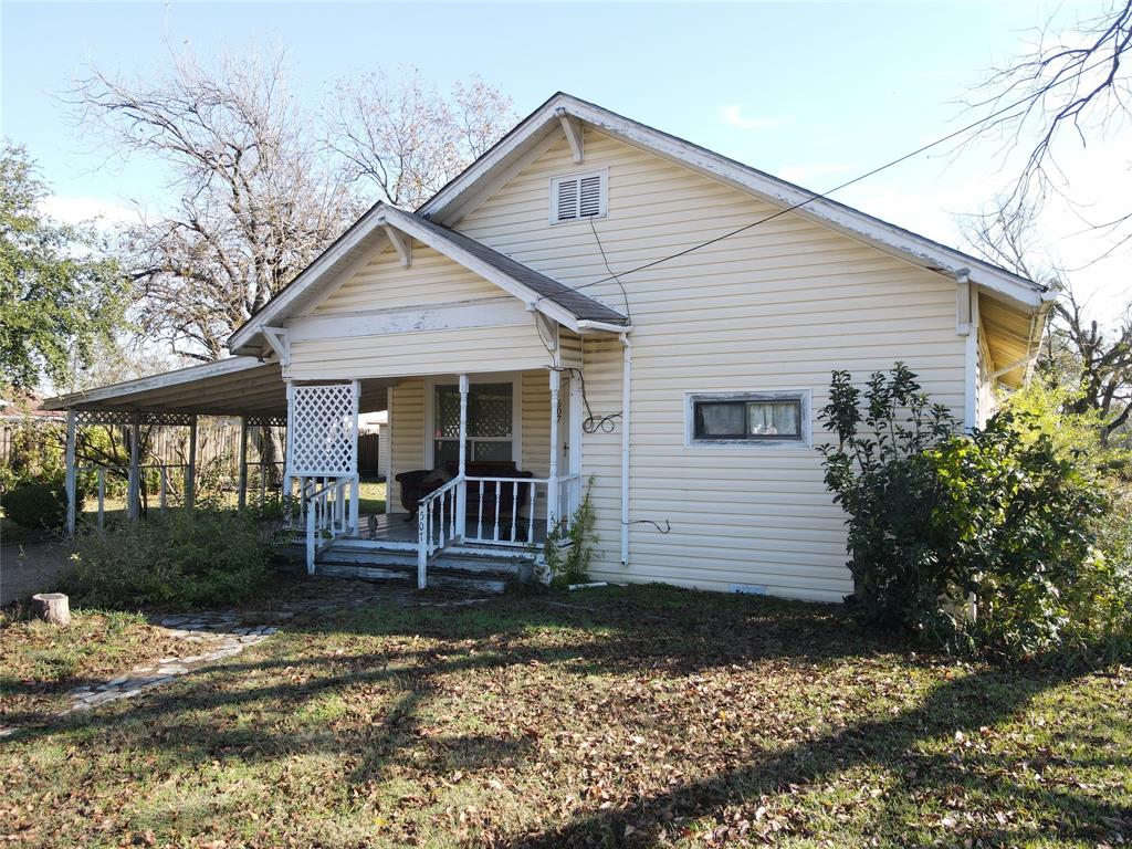 Less than 0.25 mile from the Kaufman square.  Perfect home for fixer-upper or first time buyers.  The home is in need of repairs, see SD in documents for details.  Current configuration has 2 bedrooms, but main bedroom is large and can easily be split into 2.  Listing Agent is related to Seller.  Property information is deemed reliable but not guaranteed.  Buyer and buyer’s agent should verify all details, including condition and needed repairs