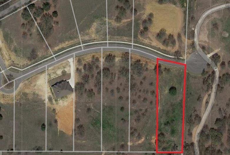 Exclusive gated Highland Oaks community! Have the benefits of living near the city while enjoying the peaceful country life. Bring your builder (3000 minimum sq. ft.). No city taxes.