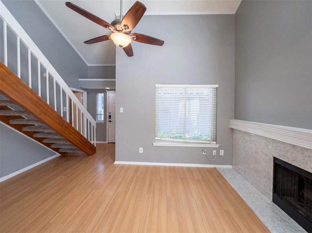 Villas Condo At Pkwy Village - Residential