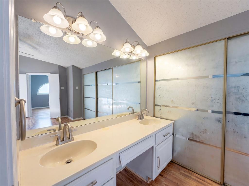 Villas Condo At Pkwy Village - Residential
