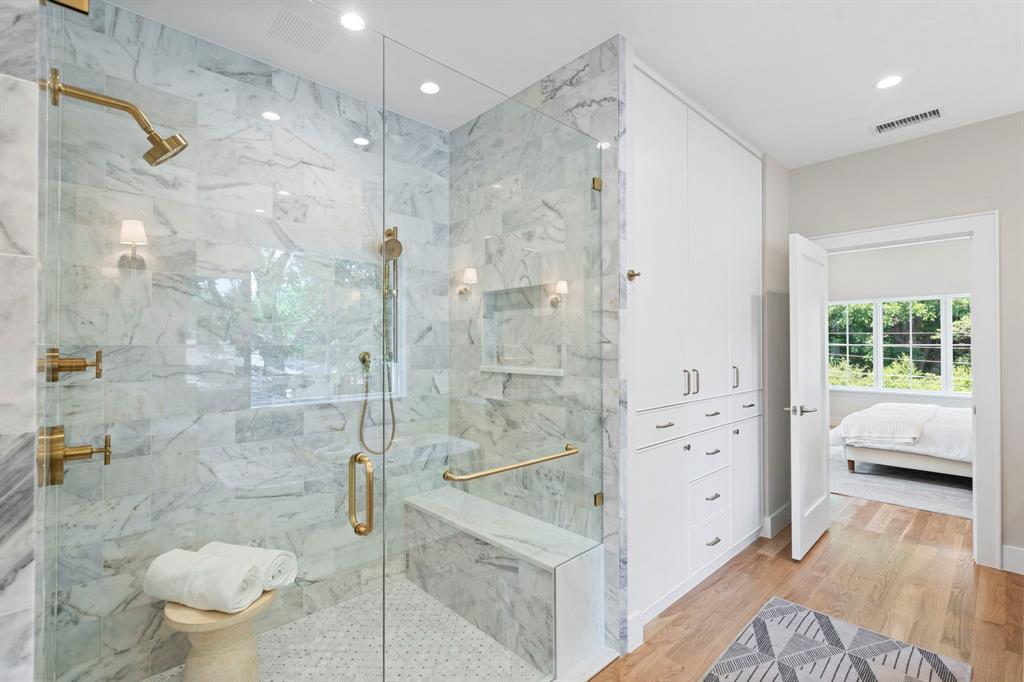 LAKE RIDGE ESTATES 1ST INST - Residential