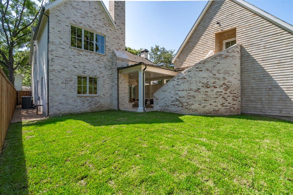 LAKE RIDGE ESTATES 1ST INST - Residential