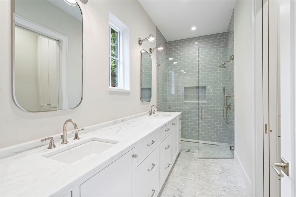 LAKE RIDGE ESTATES 1ST INST - Residential