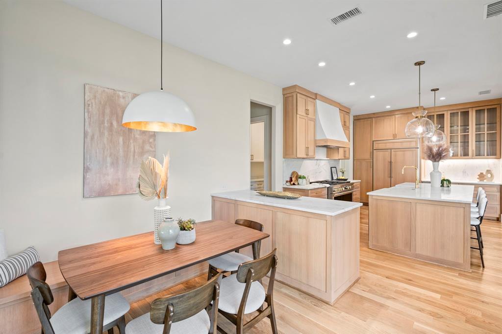 LAKE RIDGE ESTATES 1ST INST - Residential