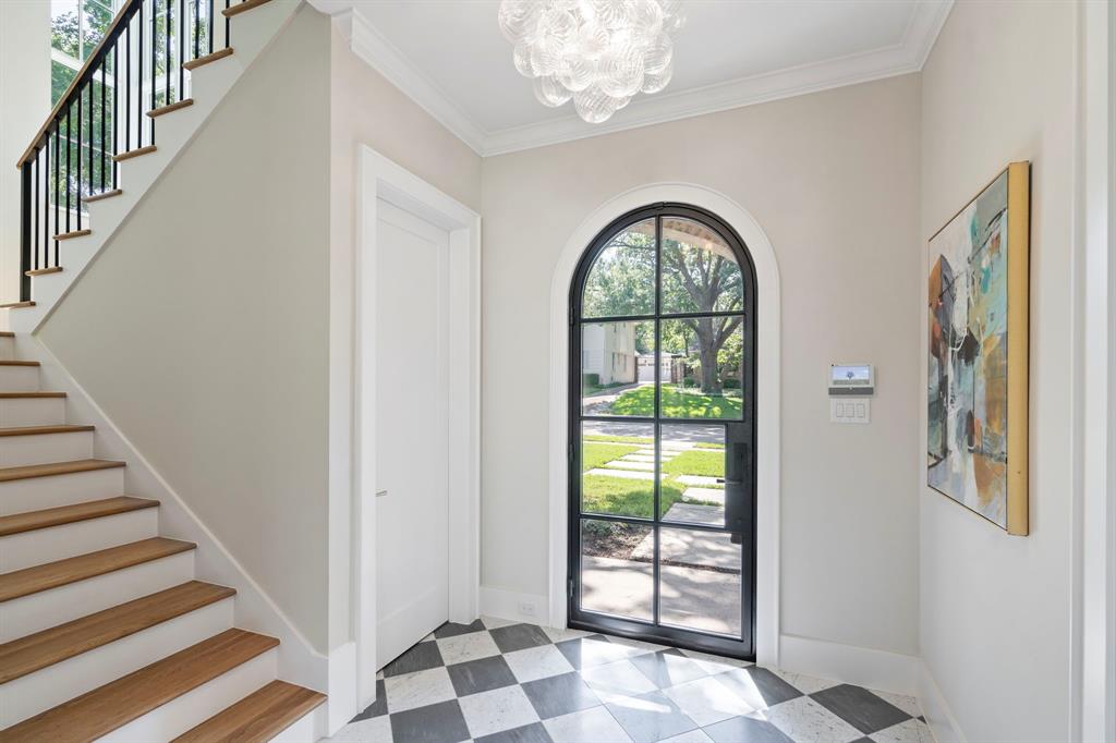 LAKE RIDGE ESTATES 1ST INST - Residential