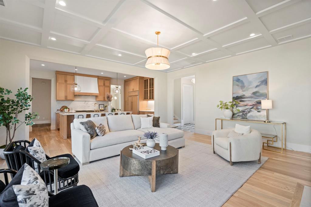 LAKE RIDGE ESTATES 1ST INST - Residential