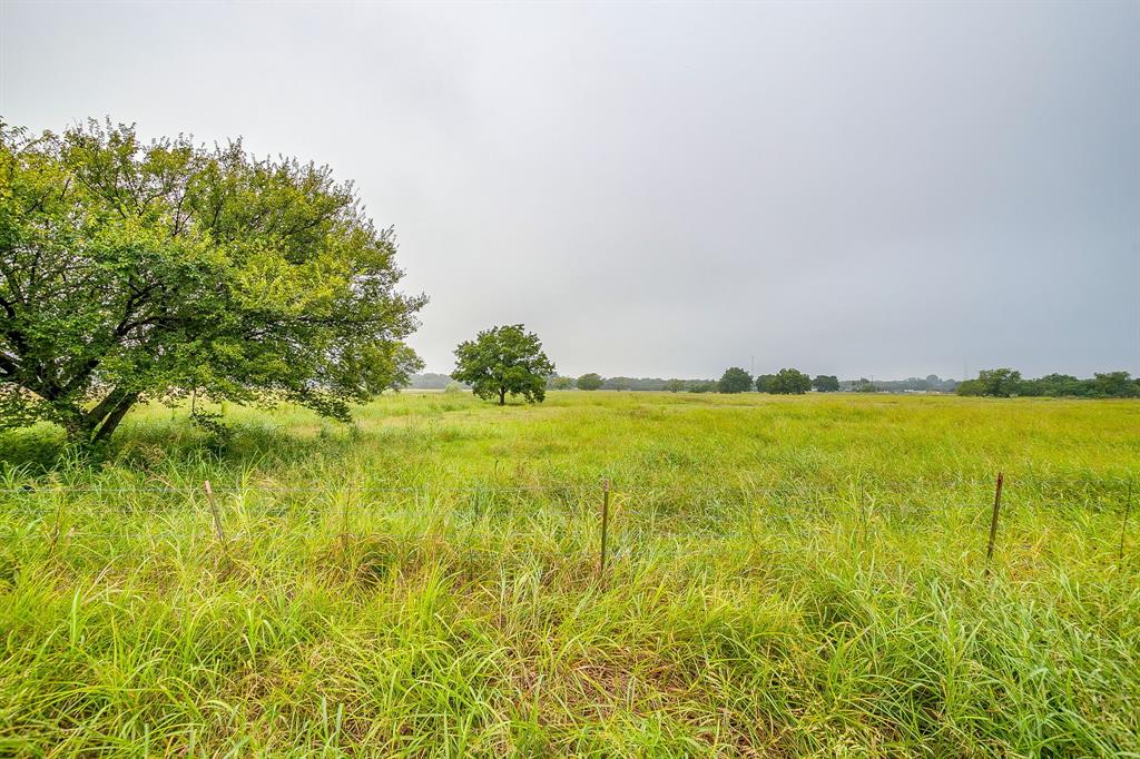 COUNTRY OAKS - Commercial Sale