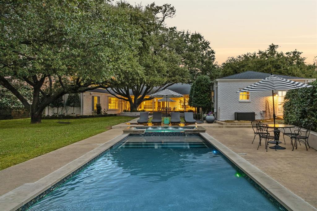 NORTHBROOK ESTATES - Residential