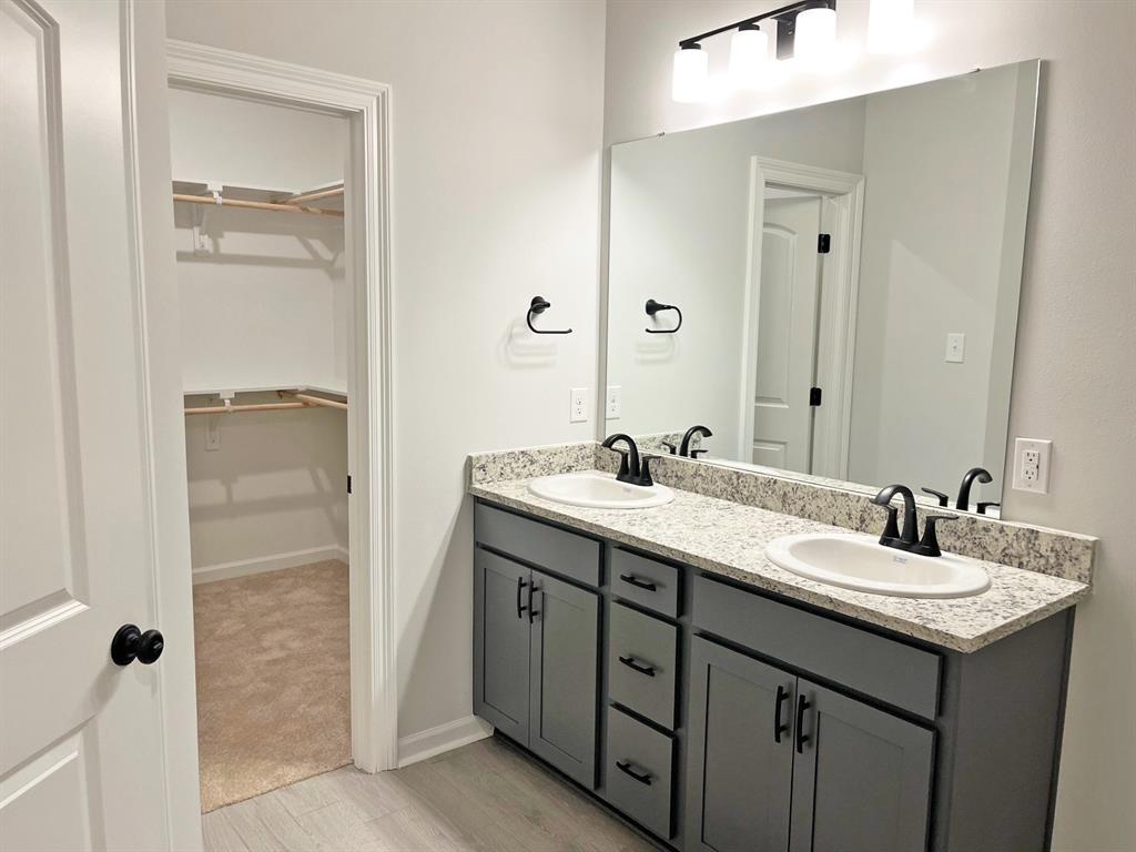 LEGACY POINTE - Residential