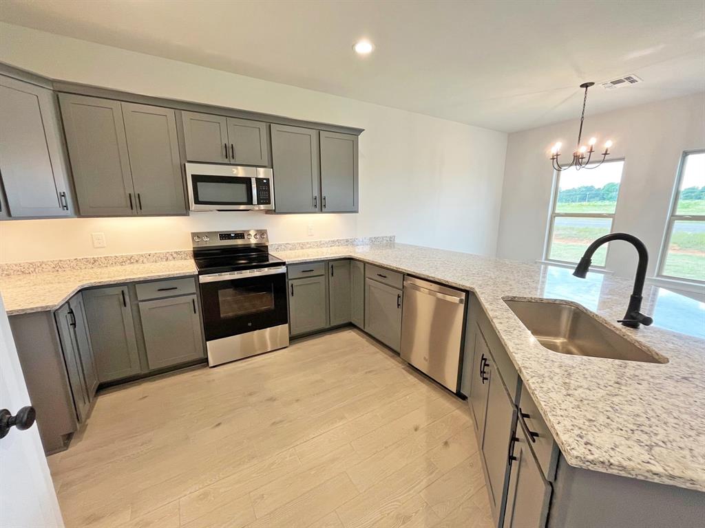 LEGACY POINTE - Residential