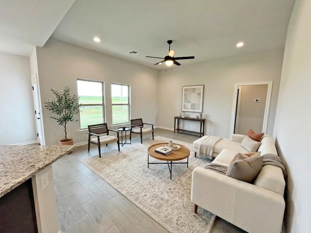 LEGACY POINTE - Residential