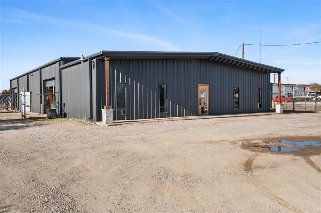 Corsicana - Commercial Sale