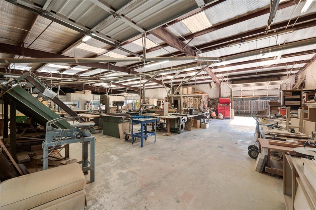 Corsicana - Commercial Sale