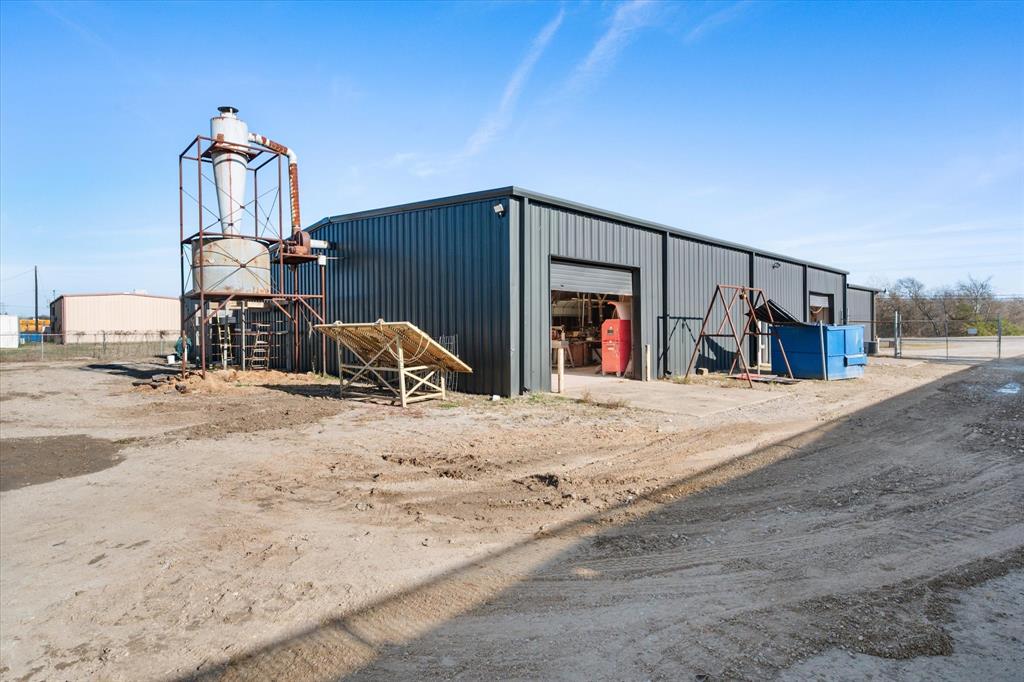 Corsicana - Commercial Sale