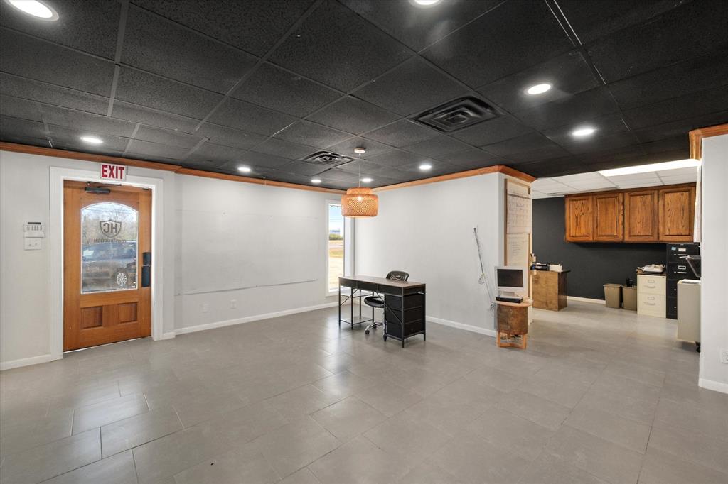 Corsicana - Commercial Sale