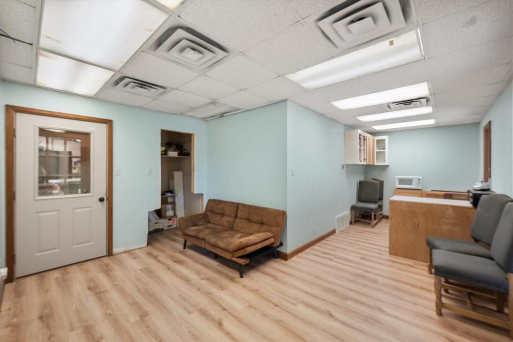 Corsicana - Commercial Sale