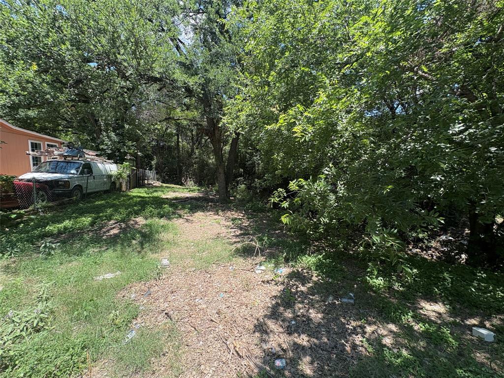 Residential land for sale in Fort Worth 10 minutes away from the Stockyards!