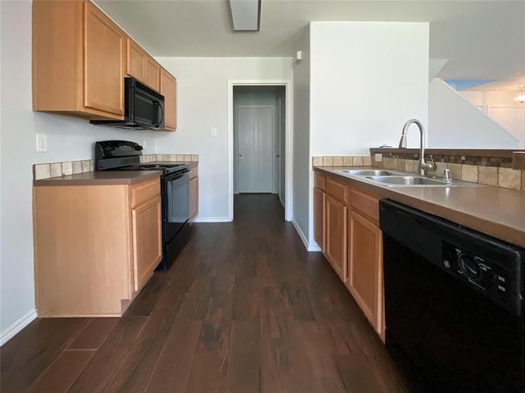 Villages Of Chisholm Ridge Th - Residential