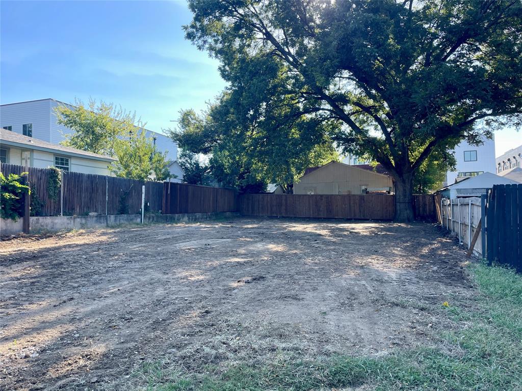 Clifton Place 02 - Land
