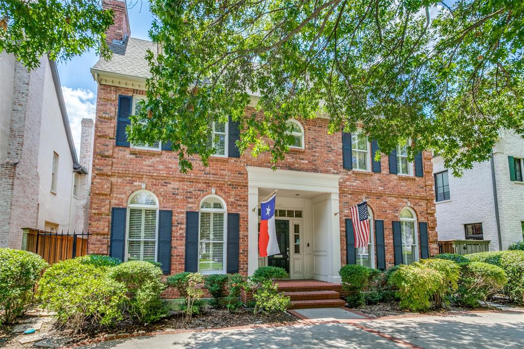 Great REMODEL OPPORTUNITY to own a classic traditional home in a prime location in University Park.  A short walk to Snider Plaza, University Park Elementary, and numerous parks, 3209 Stanford provides a traditional floorplan that is open and inviting. Enter the foyer with dining on right and living room to the left.  Walk thru the living room past the bar or enter thru the center hallway to the bright family room with a wall of windows and doors overlooking the backyard.  The eat-in kitchen and breakfast room open to the family room.  Three bedrooms and the Primary Bedroom all upstairs with en suite baths.  Covered walkway to the guest quarters with full bath.  Last updated in 2013, this home has great potential to make it your own, zoned University Park Elementary!
