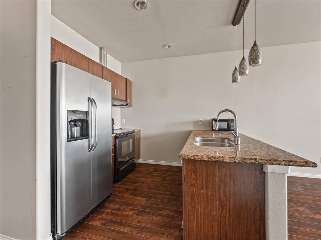 1100 Trinity Mills Condo - Residential