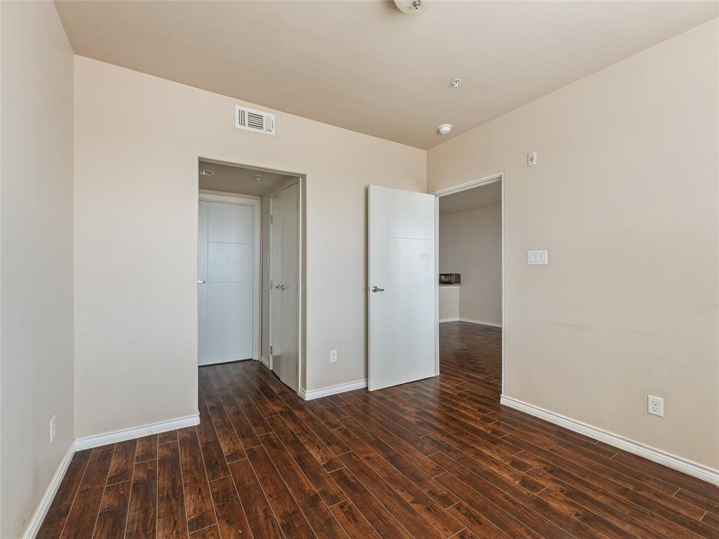 1100 Trinity Mills Condo - Residential