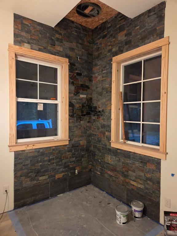 (S2350) HOLIDAY HILLS - Residential