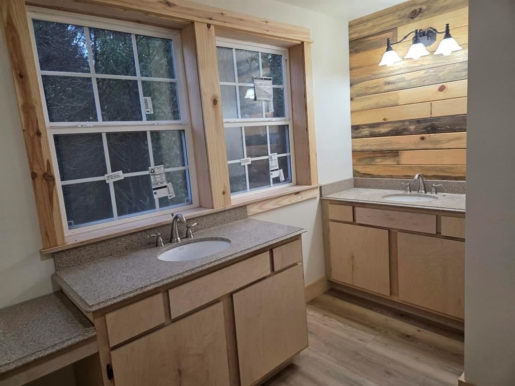 (S2350) HOLIDAY HILLS - Residential