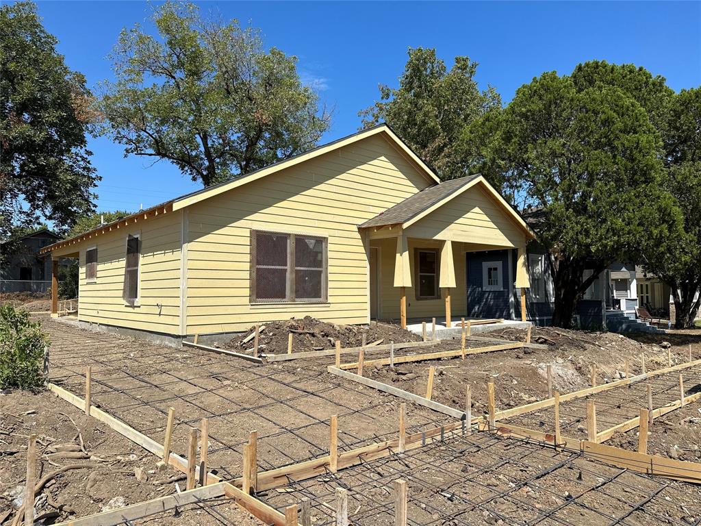 Come look at this cozy three bedroom and two bathroom home. This home comes with stainless steel appliances and a beautiful open concept. Every room is spacious and has beautiful carpet. Home will sell fast and is a must see!! Pictures are for reference only, colors and materials will vary but plans are the same. Estimated Completion is 12-4-2023. PLEASE READ MLS DOCS BEFORE showing to verify your client meets eligibility guidelines.