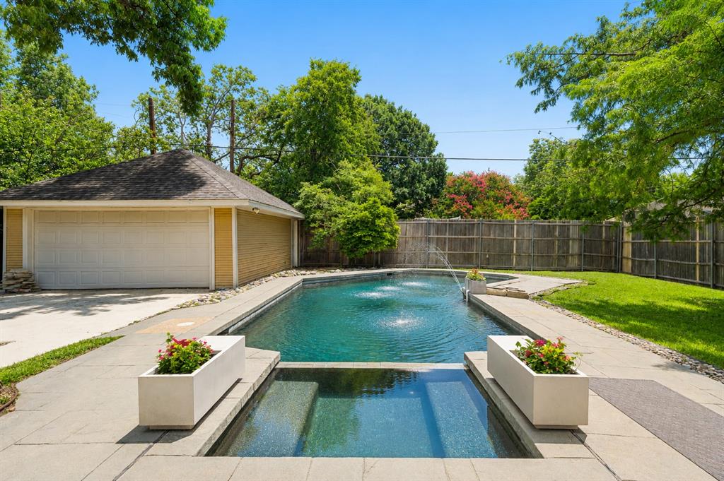 Munger Place - Residential