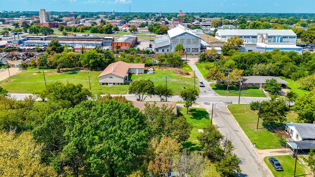 Corsicana - Land