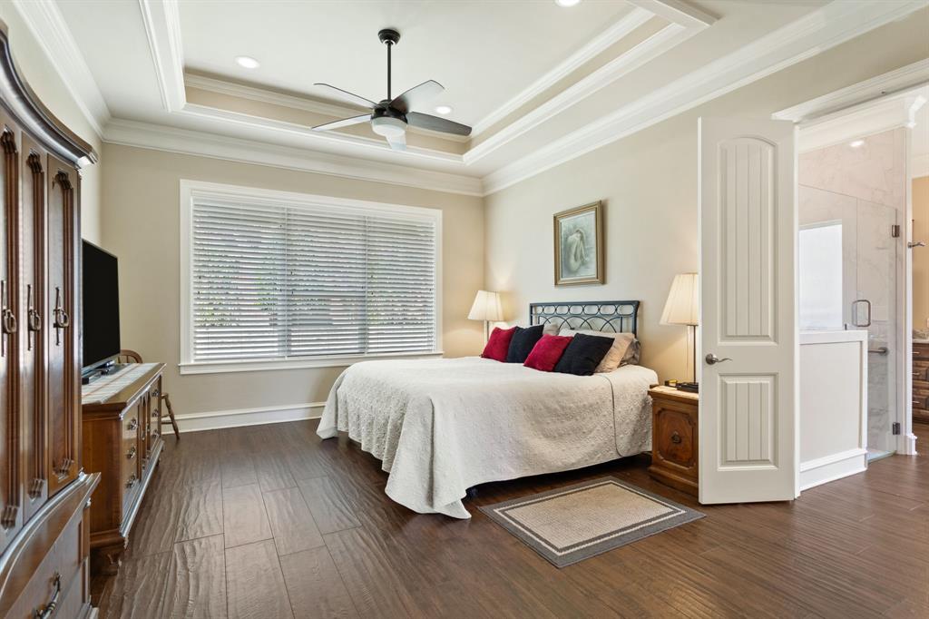 Waters Edge Oak Hollow - Residential