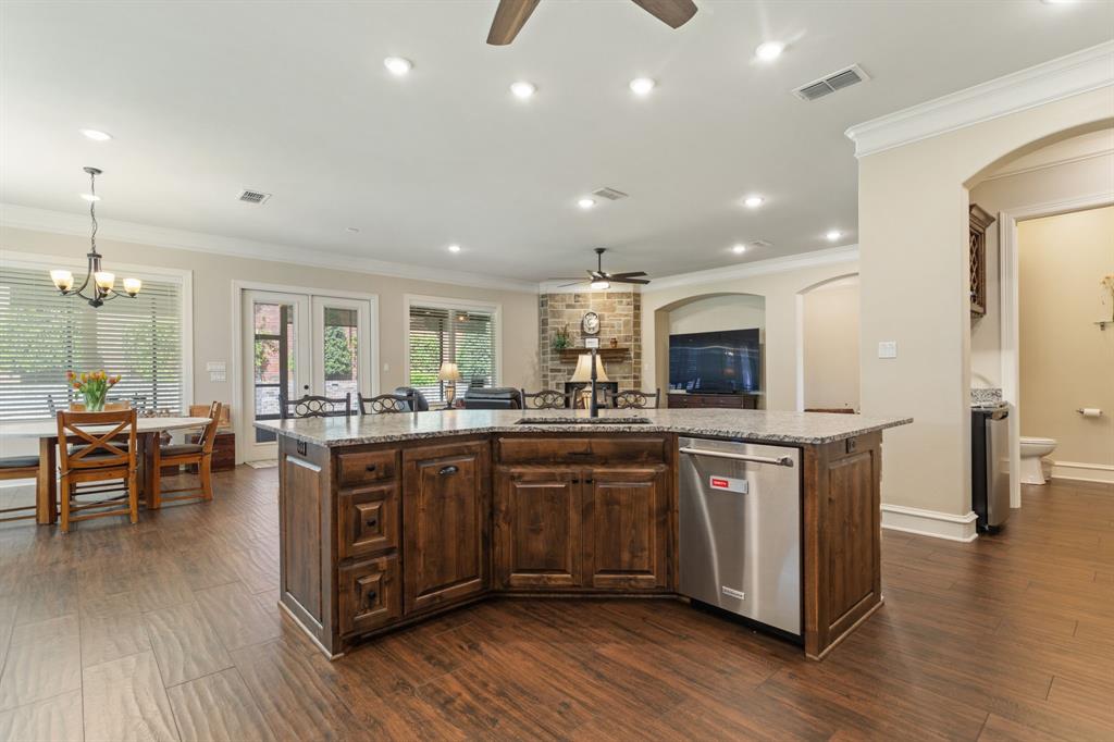 Waters Edge Oak Hollow - Residential