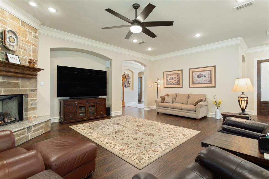 Waters Edge Oak Hollow - Residential