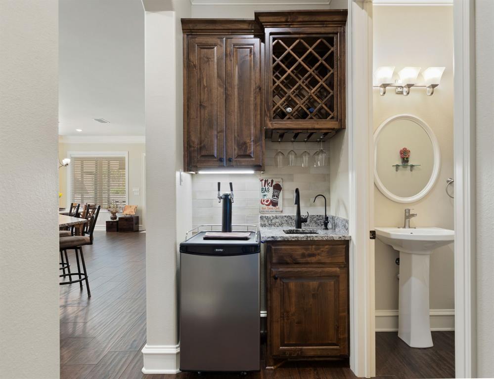 Waters Edge Oak Hollow - Residential