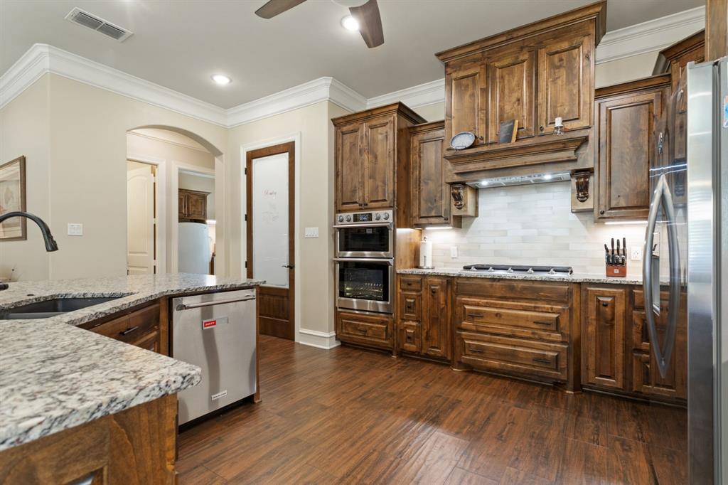Waters Edge Oak Hollow - Residential