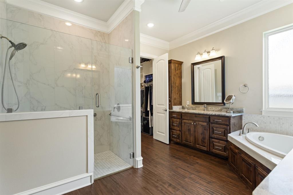 Waters Edge Oak Hollow - Residential