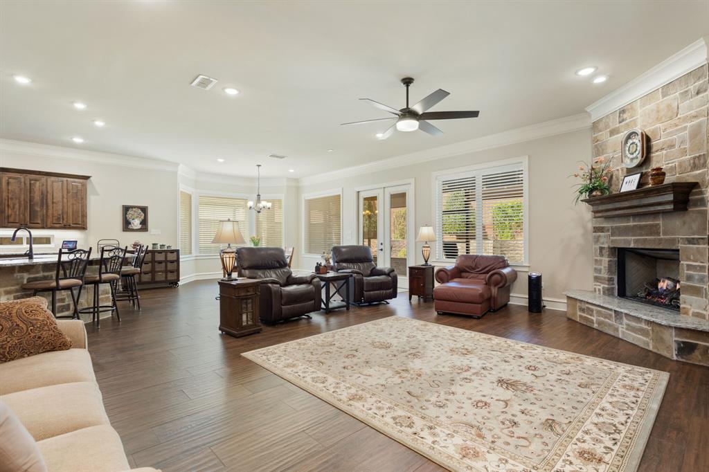 Waters Edge Oak Hollow - Residential